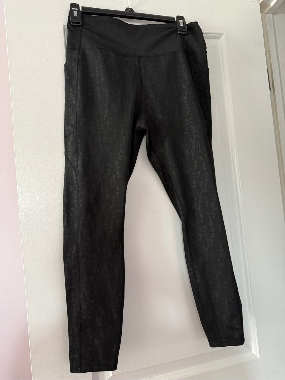 High-Rise Black Performance Leggings with Subtle Texture